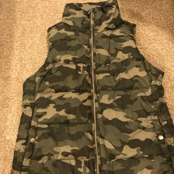 NWOT Camouflage Vest - Picture 1 of 2